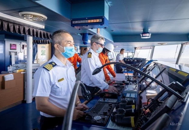 Rescue success of the MOL CHARISMA vessel