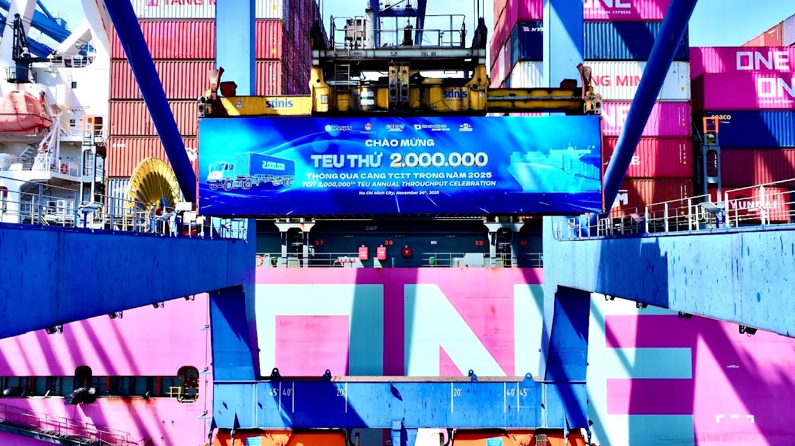 LẦN THỨ BA CẢNG QUỐC TẾ TÂN CẢNG - CÁI MÉP VƯỢT MỐC 2 TRIỆU TEU HÀNG HÓA THÔNG QUA CẢNG